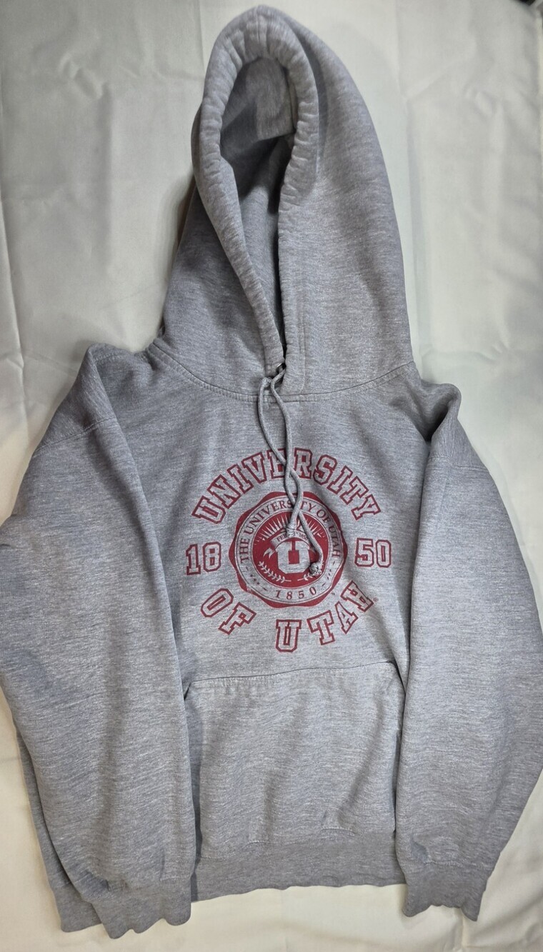 MV Sports University Of Utah Hoodie Size L Grey Classic Fleece Sweater Sku 0380